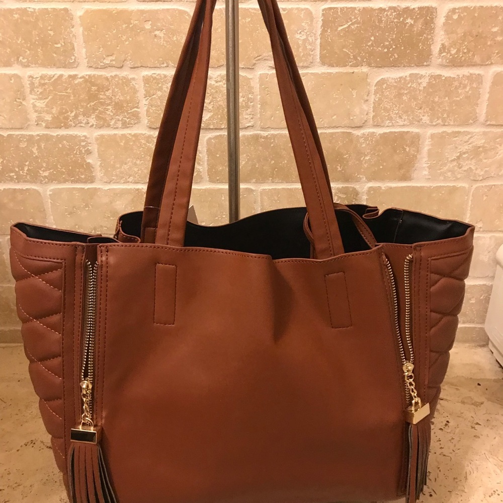 Inzi tan handbag